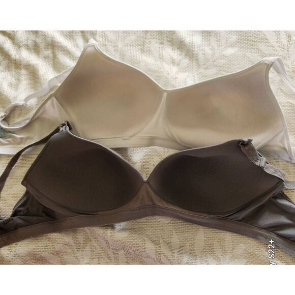 Warner's and Hanes bras - Picture 4 of 9